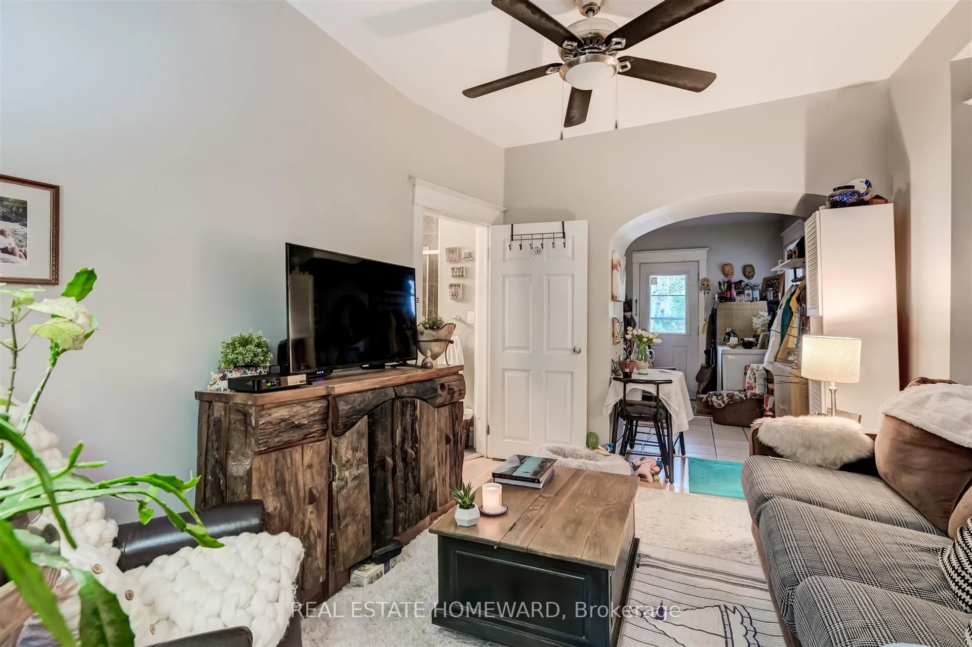 Photo 19 of 167 Wineva Avenue, Toronto, The Beaches — HOMEH