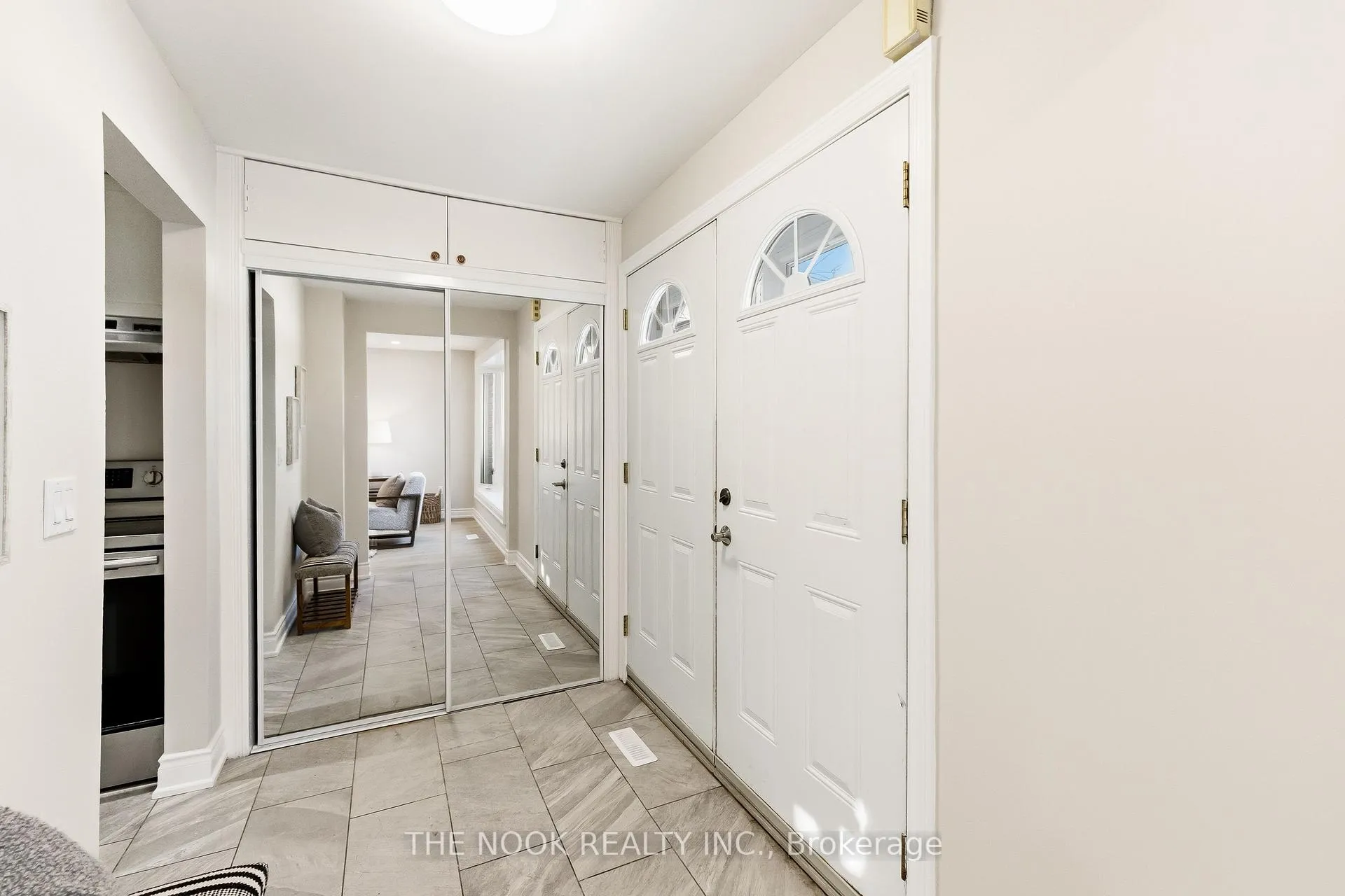 Photo 3 of 629 Capilano Crescent, Oshawa, Donevan — HOMEH