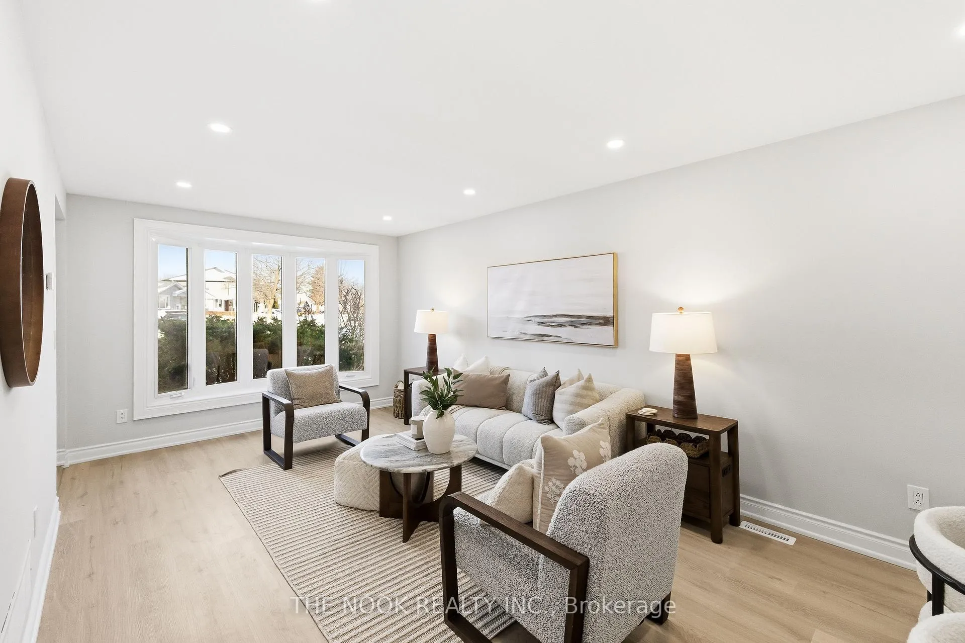 Photo 5 of 629 Capilano Crescent, Oshawa, Donevan — HOMEH