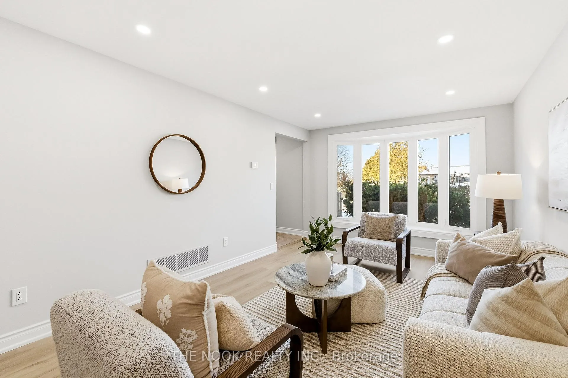 Photo 6 of 629 Capilano Crescent, Oshawa, Donevan — HOMEH