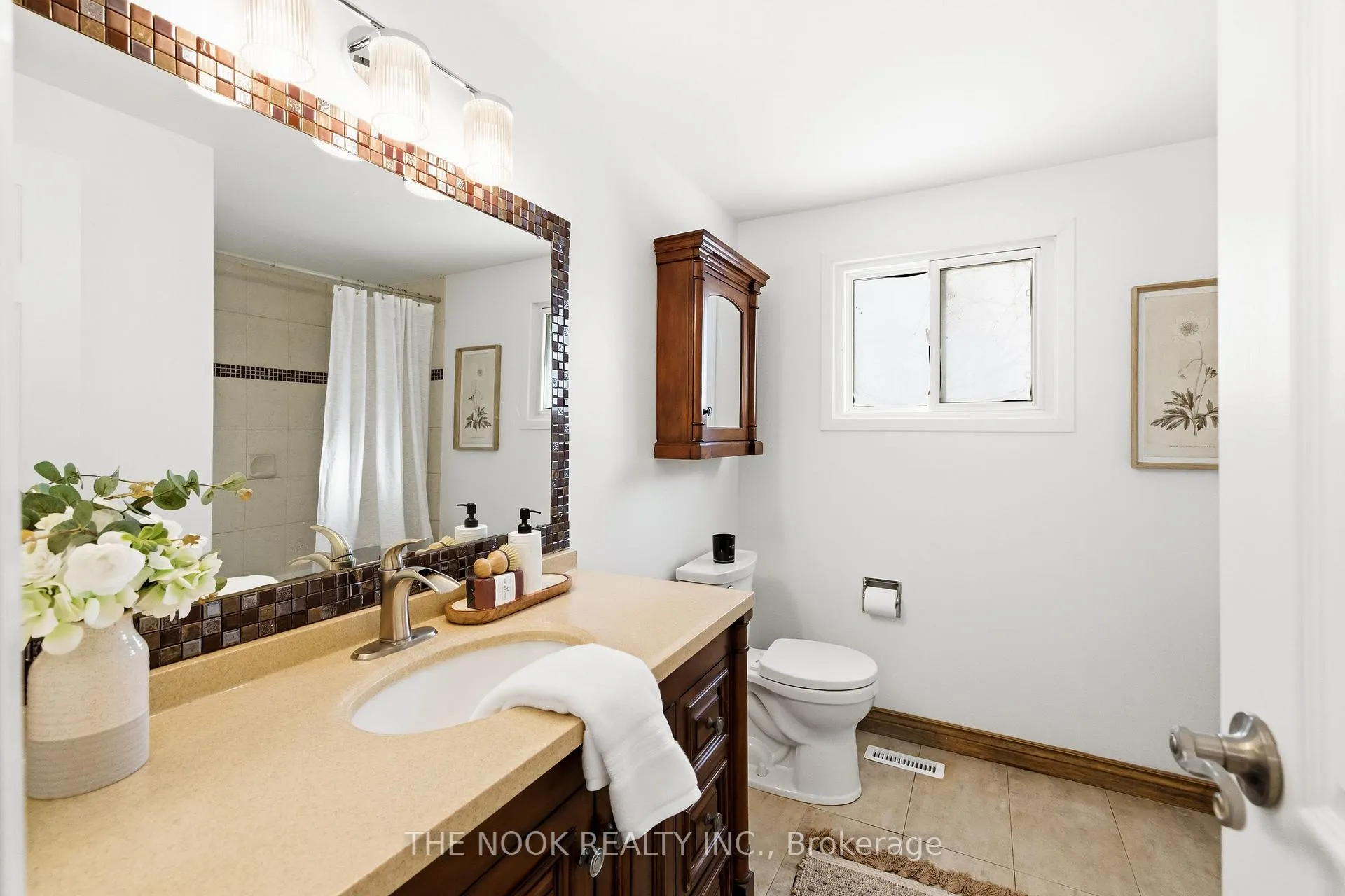 Photo 23 of 629 Capilano Crescent, Oshawa, Donevan — HOMEH