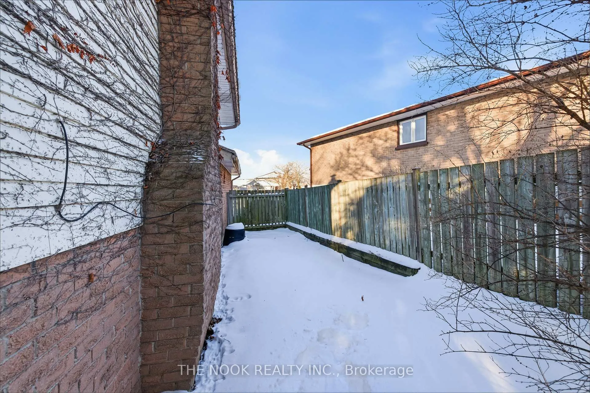 Photo 45 of 629 Capilano Crescent, Oshawa, Donevan — HOMEH