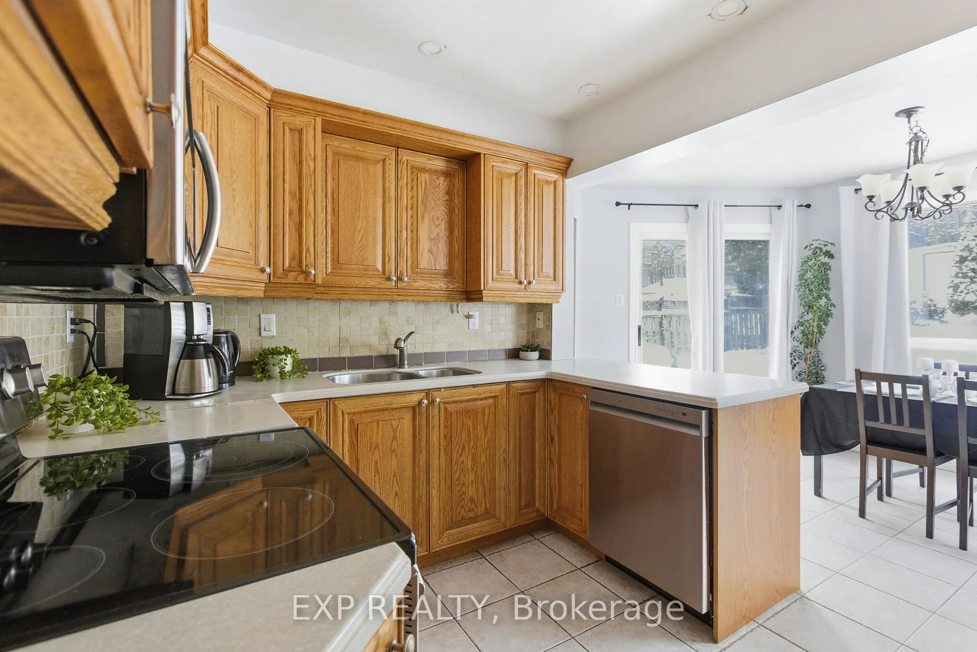 Photo 9 of 2320 Meriadoc Drive, Pickering, Brock Ridge — HOMEH
