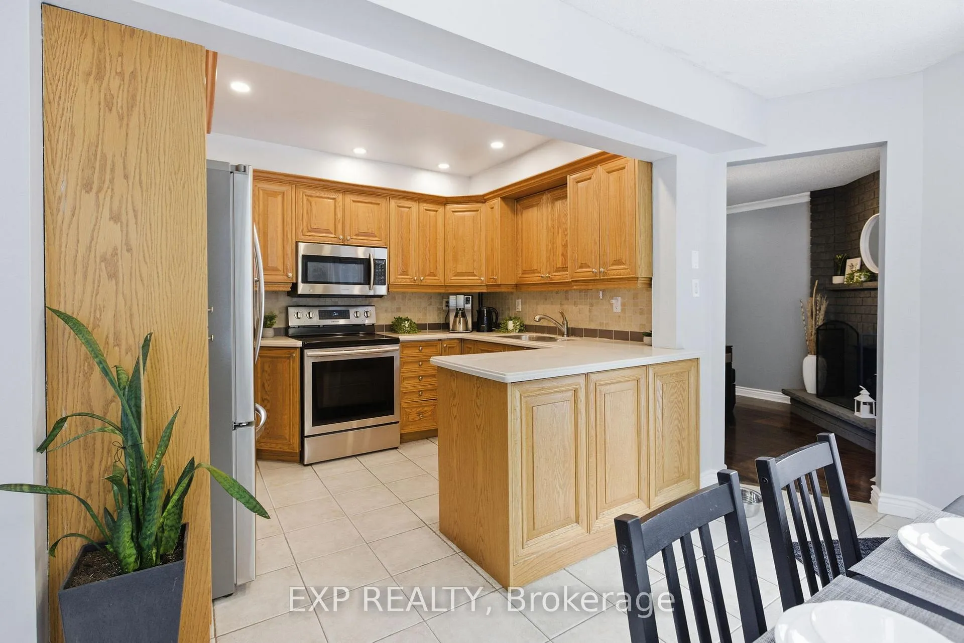 Photo 10 of 2320 Meriadoc Drive, Pickering, Brock Ridge — HOMEH