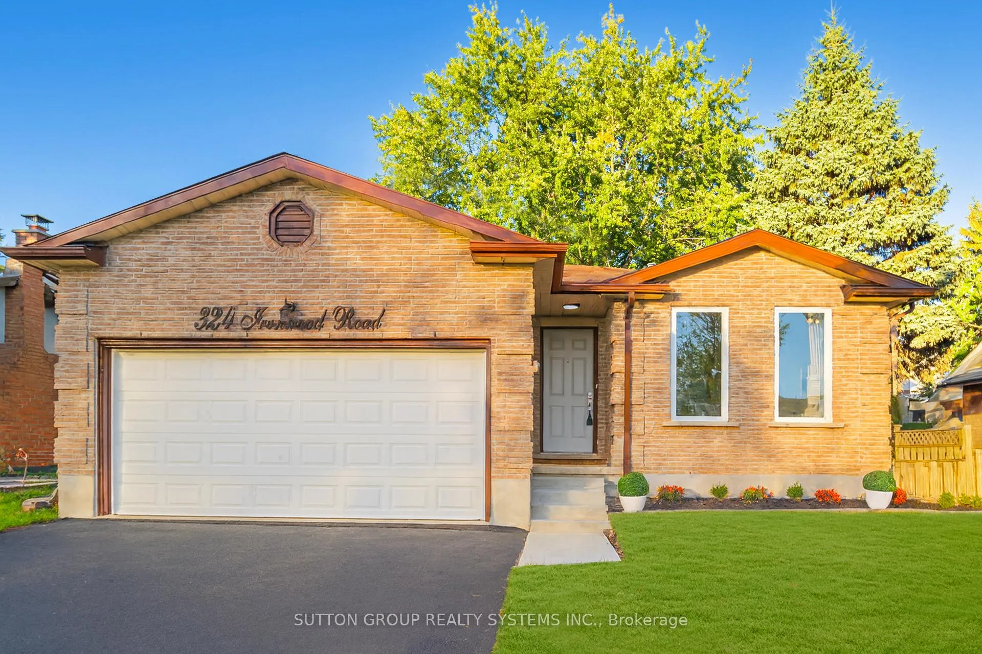 Photo 1 of 324 Ironwood Road, Guelph, Kortright West — HOMEH