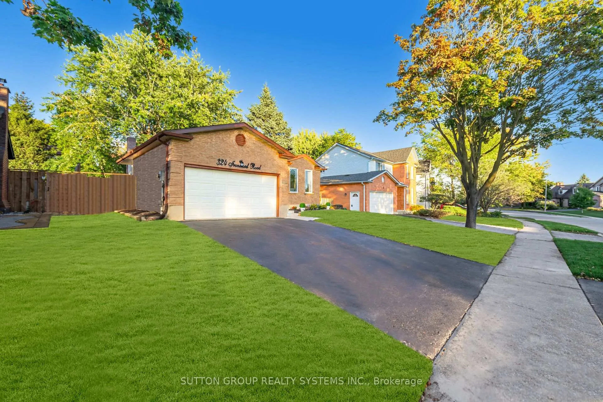 Photo 2 of 324 Ironwood Road, Guelph, Kortright West — HOMEH