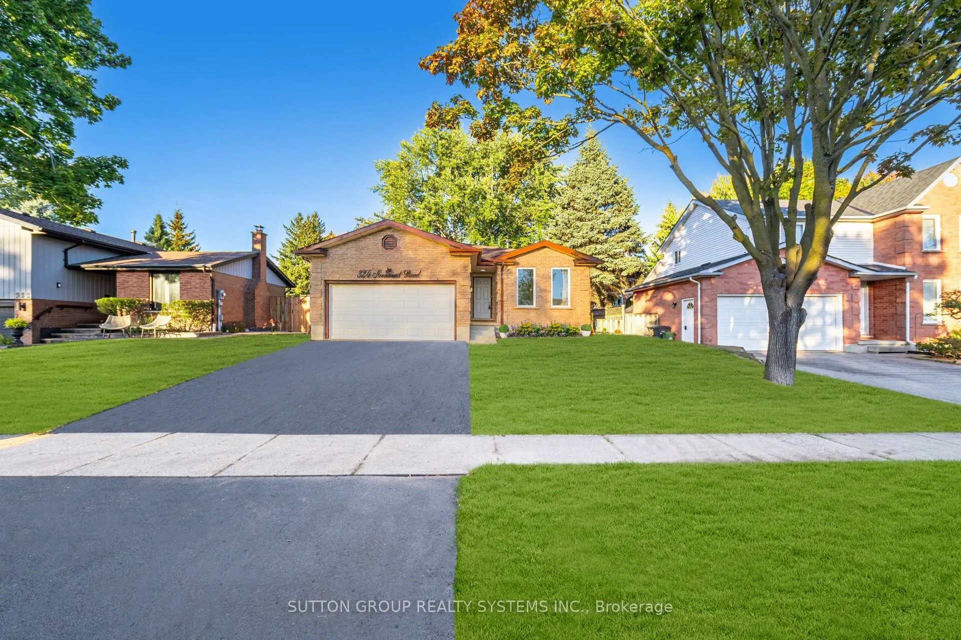 Photo 3 of 324 Ironwood Road, Guelph, Kortright West — HOMEH
