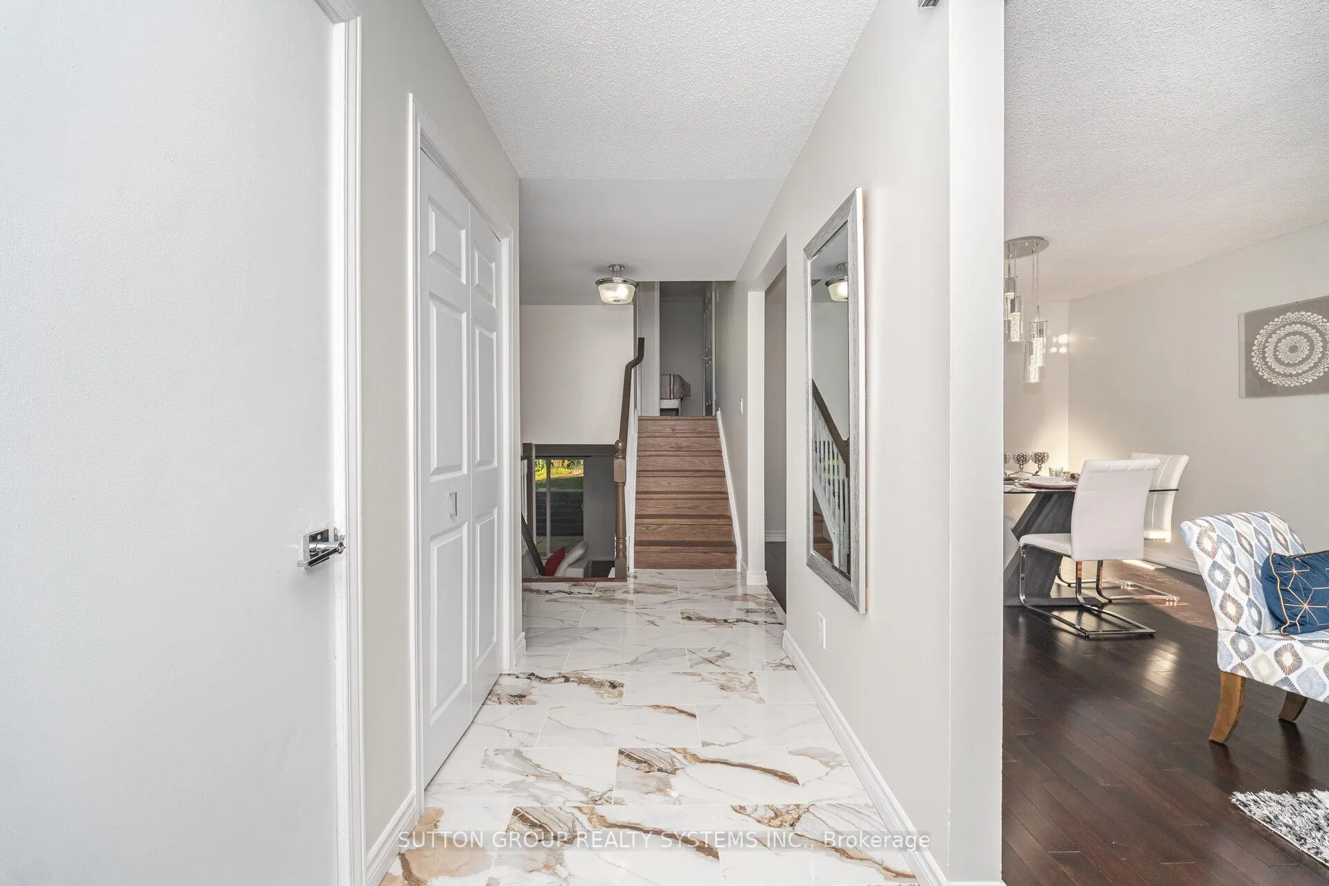 Photo 5 of 324 Ironwood Road, Guelph, Kortright West — HOMEH
