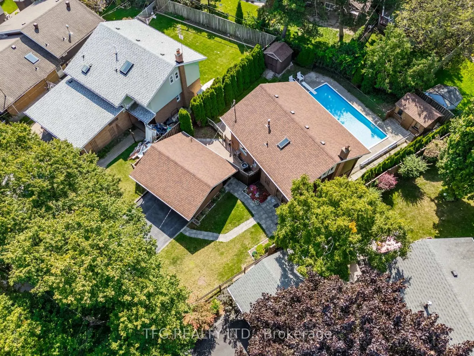 Photo 2 of 12 Arlene Crescent, Scarborough, Bendale — HOMEH