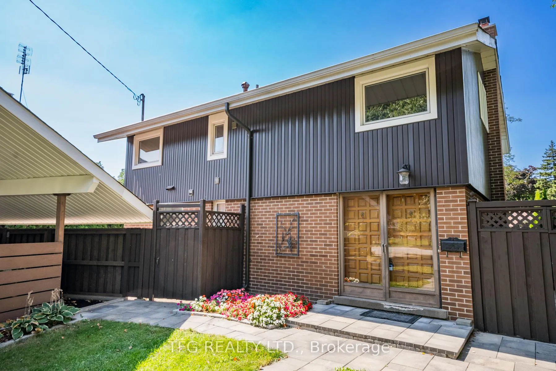Photo 3 of 12 Arlene Crescent, Scarborough, Bendale — HOMEH
