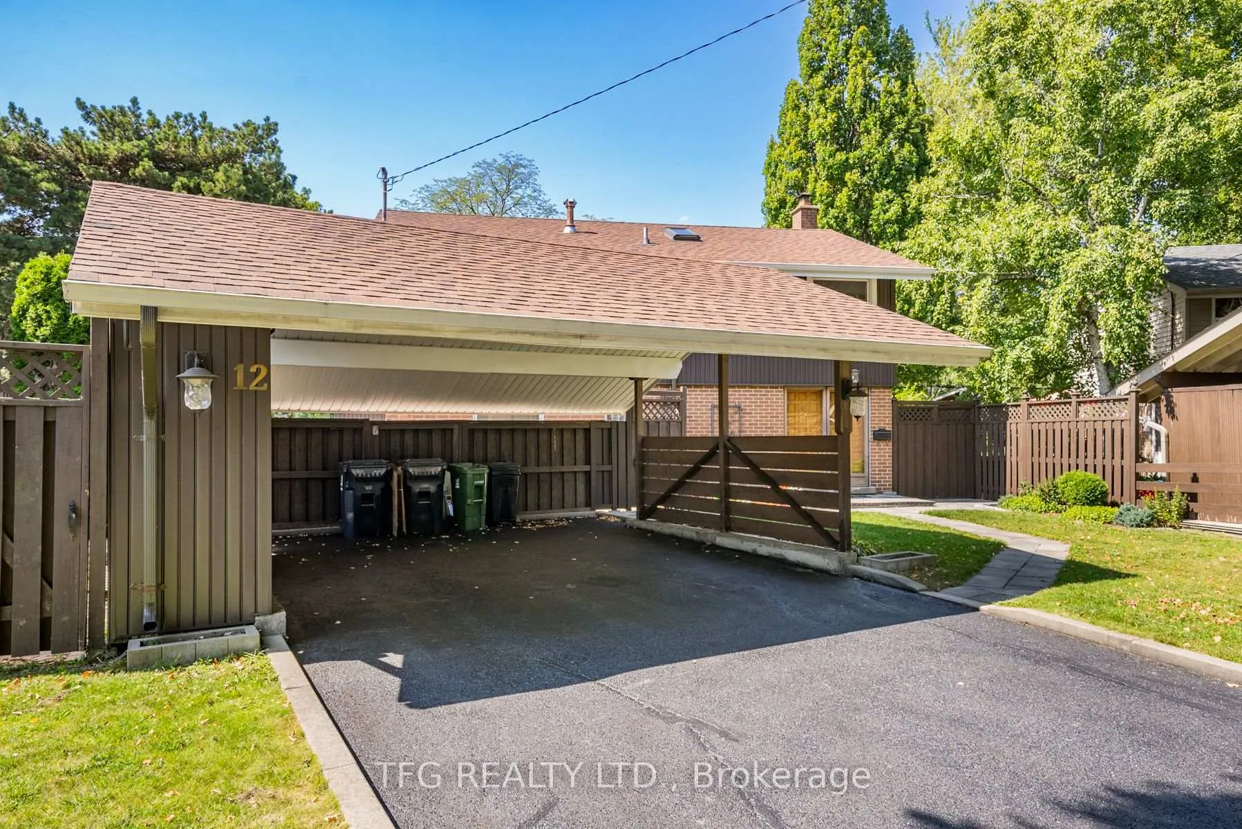 Photo 4 of 12 Arlene Crescent, Scarborough, Bendale — HOMEH