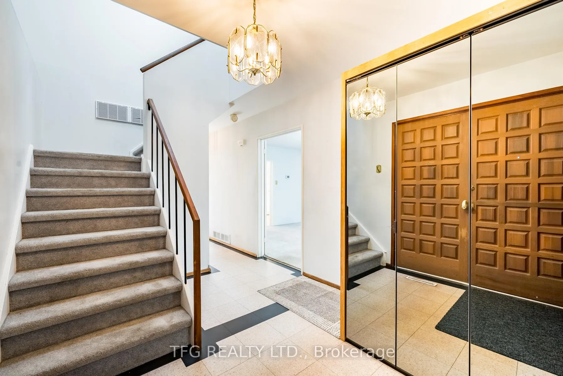 Photo 5 of 12 Arlene Crescent, Scarborough, Bendale — HOMEH