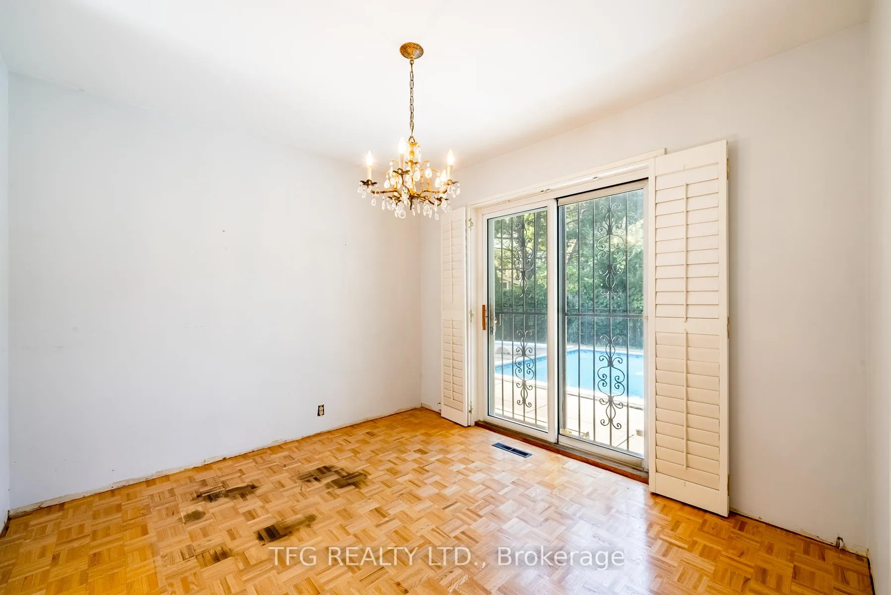 Photo 11 of 12 Arlene Crescent, Scarborough, Bendale — HOMEH