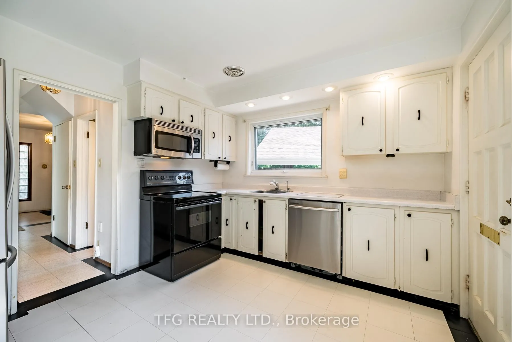 Photo 13 of 12 Arlene Crescent, Scarborough, Bendale — HOMEH