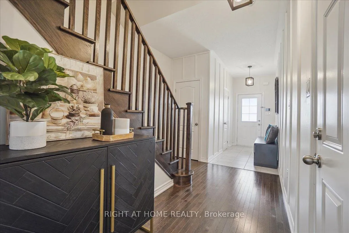 Photo 5 of 1213 Peelar Crescent, Innisfil, Lefroy — HOMEH