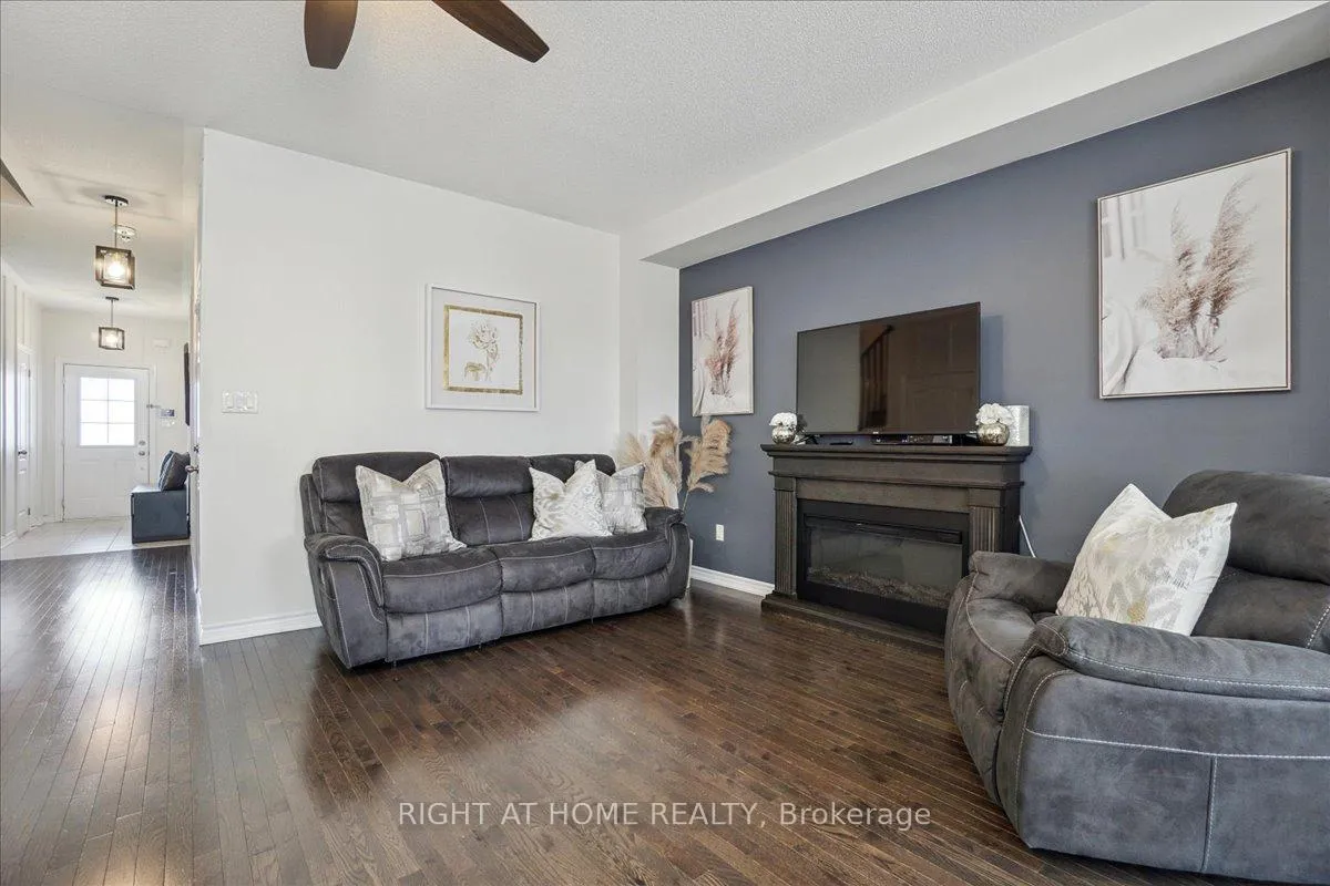 Photo 7 of 1213 Peelar Crescent, Innisfil, Lefroy — HOMEH