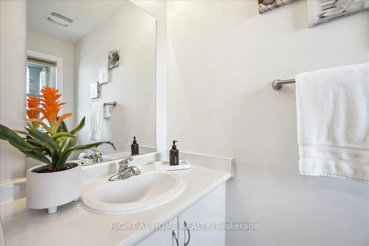 Photo 15 of 1213 Peelar Crescent, Innisfil, Lefroy — HOMEH