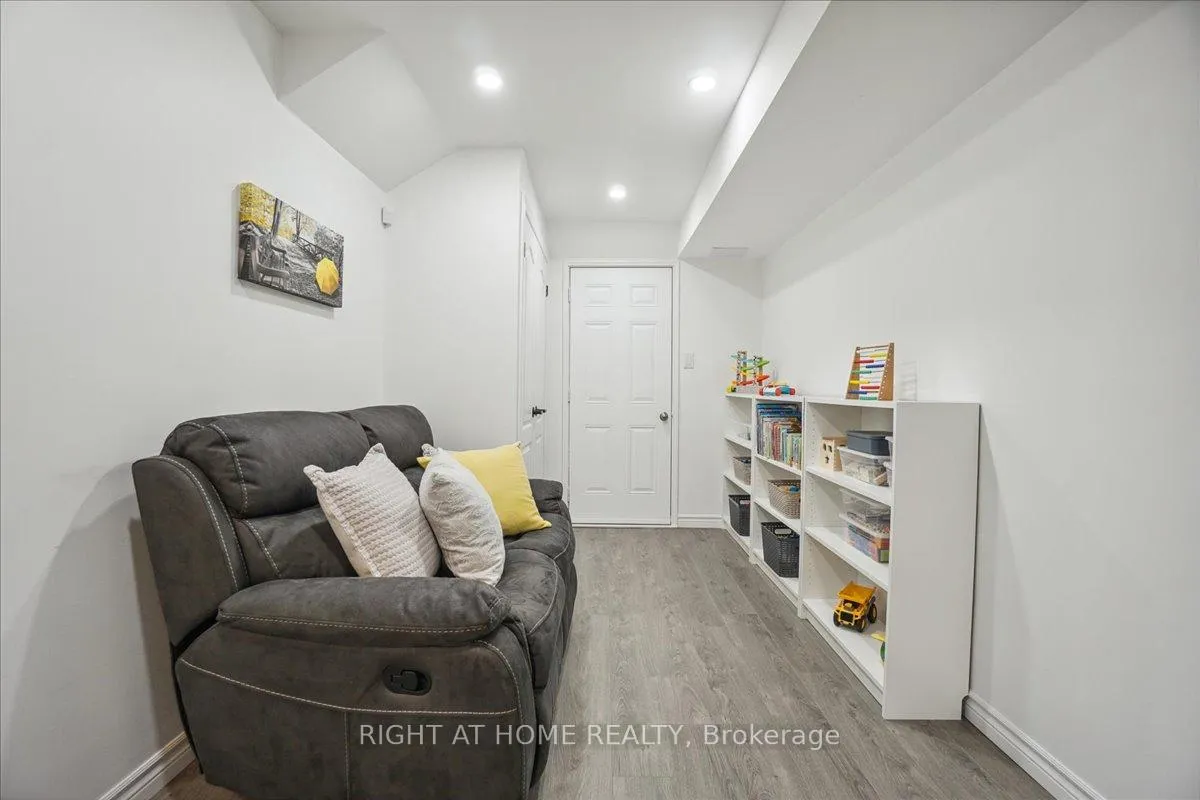 Photo 30 of 1213 Peelar Crescent, Innisfil, Lefroy — HOMEH