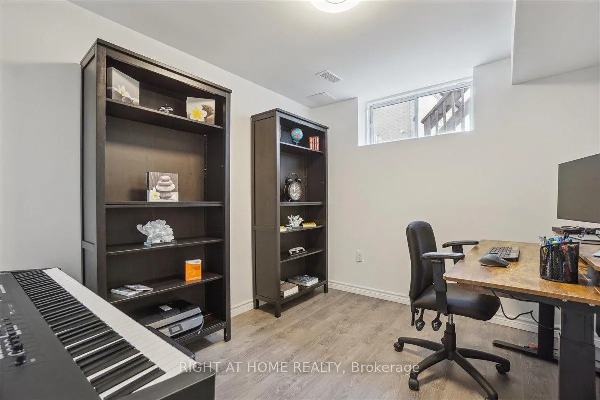 Photo 32 of 1213 Peelar Crescent, Innisfil, Lefroy — HOMEH