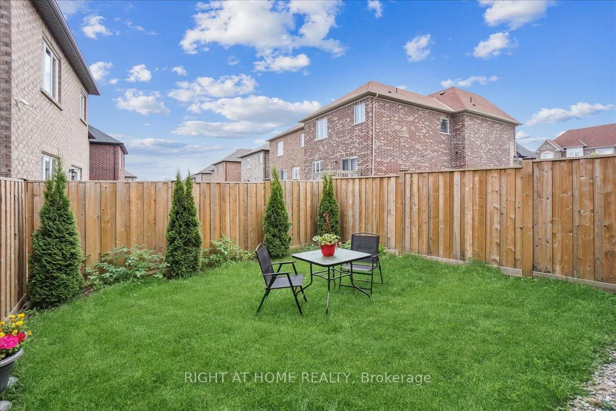 Photo 39 of 1213 Peelar Crescent, Innisfil, Lefroy — HOMEH