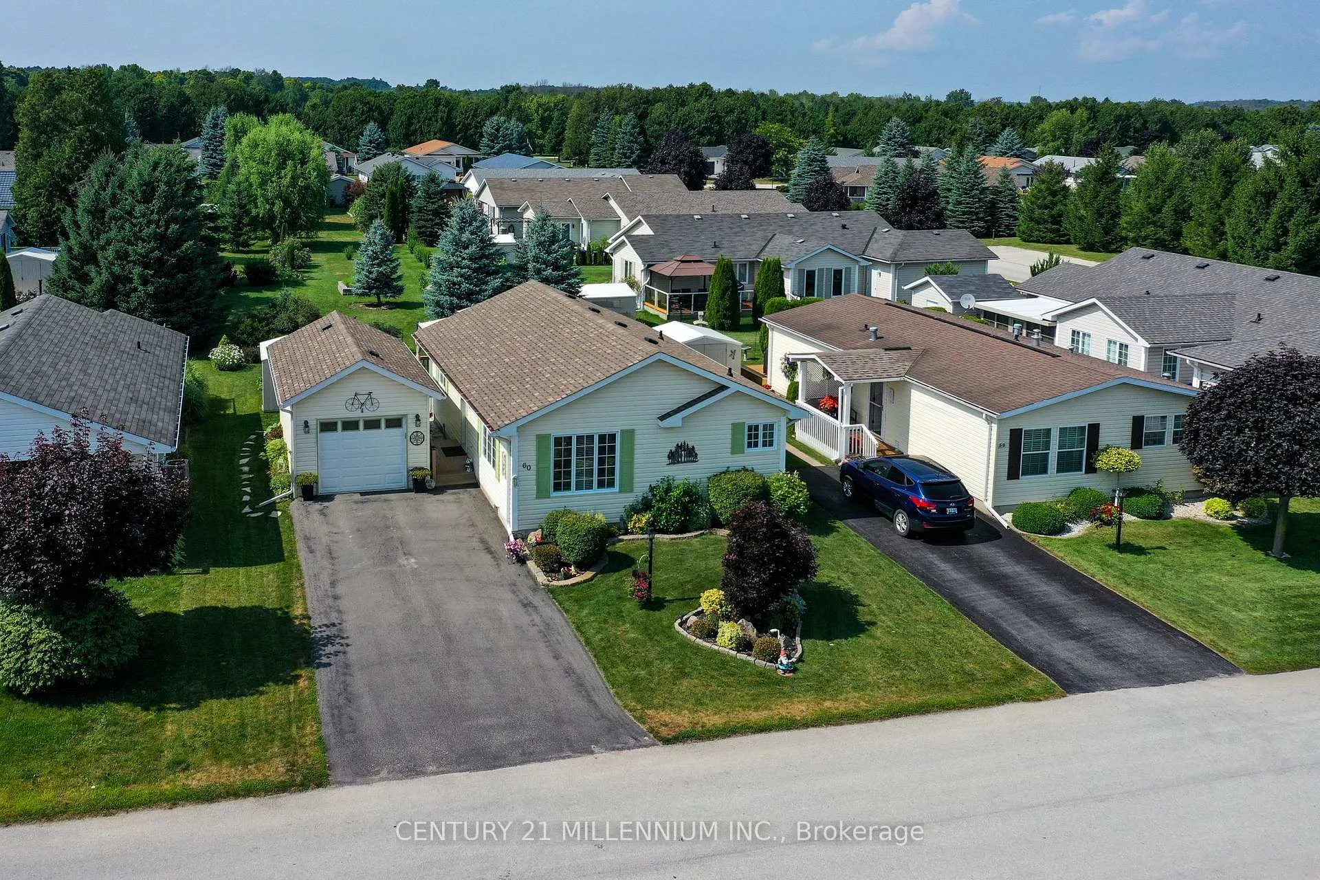 Photo 4 of 60 Pennsylvania Avenue, Wasaga Beach — HOMEH