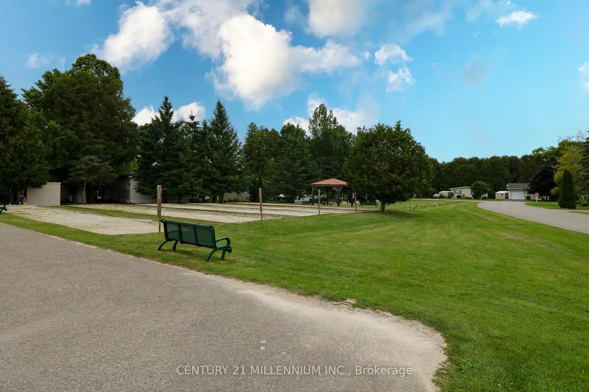 Photo 6 of 60 Pennsylvania Avenue, Wasaga Beach — HOMEH