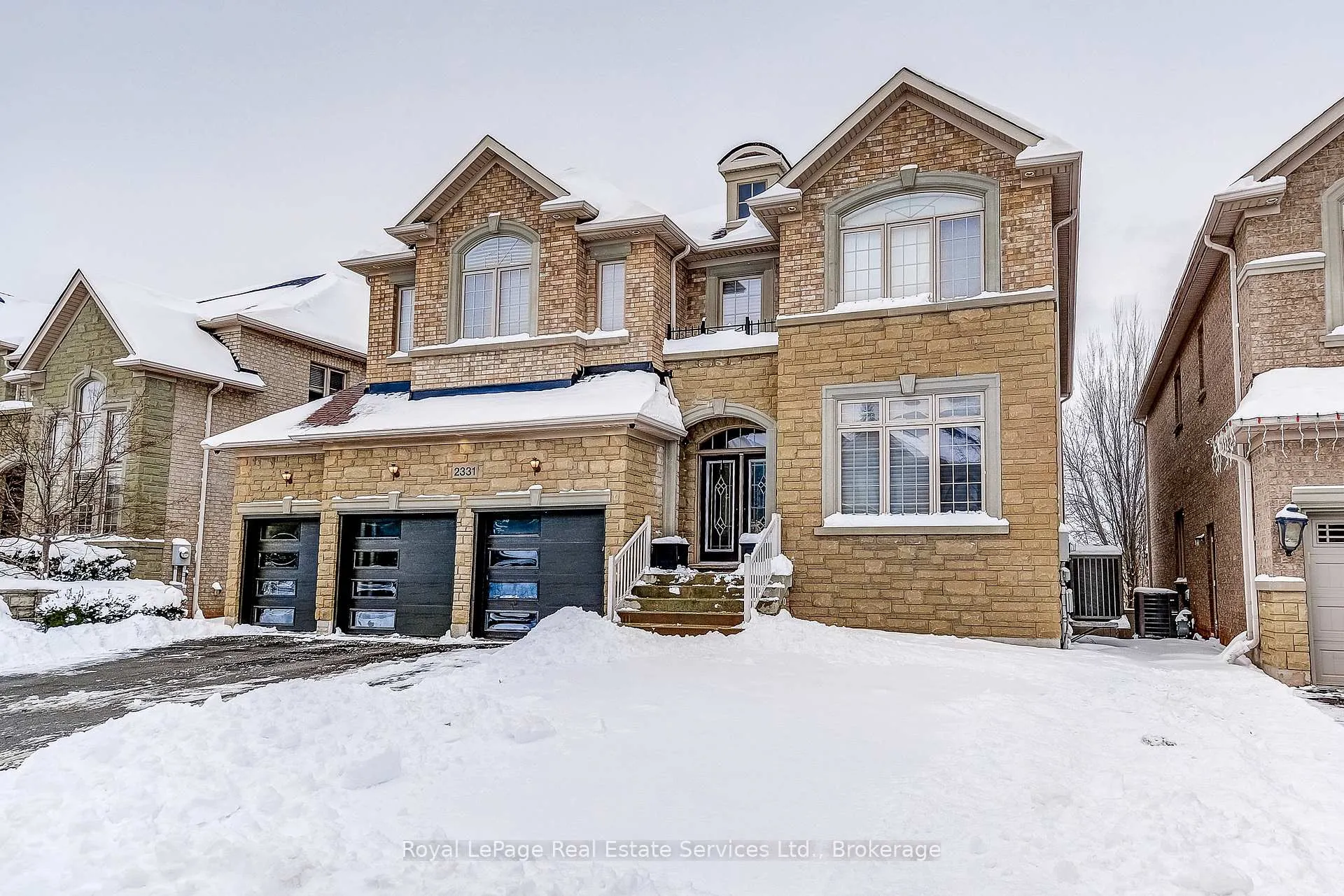 Photo 2 of 2331 Rideau Drive, Oakville, Joshua Creek — HOMEH