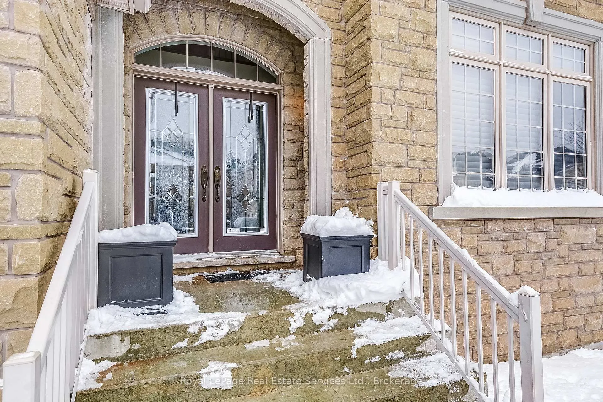 Photo 3 of 2331 Rideau Drive, Oakville, Joshua Creek — HOMEH