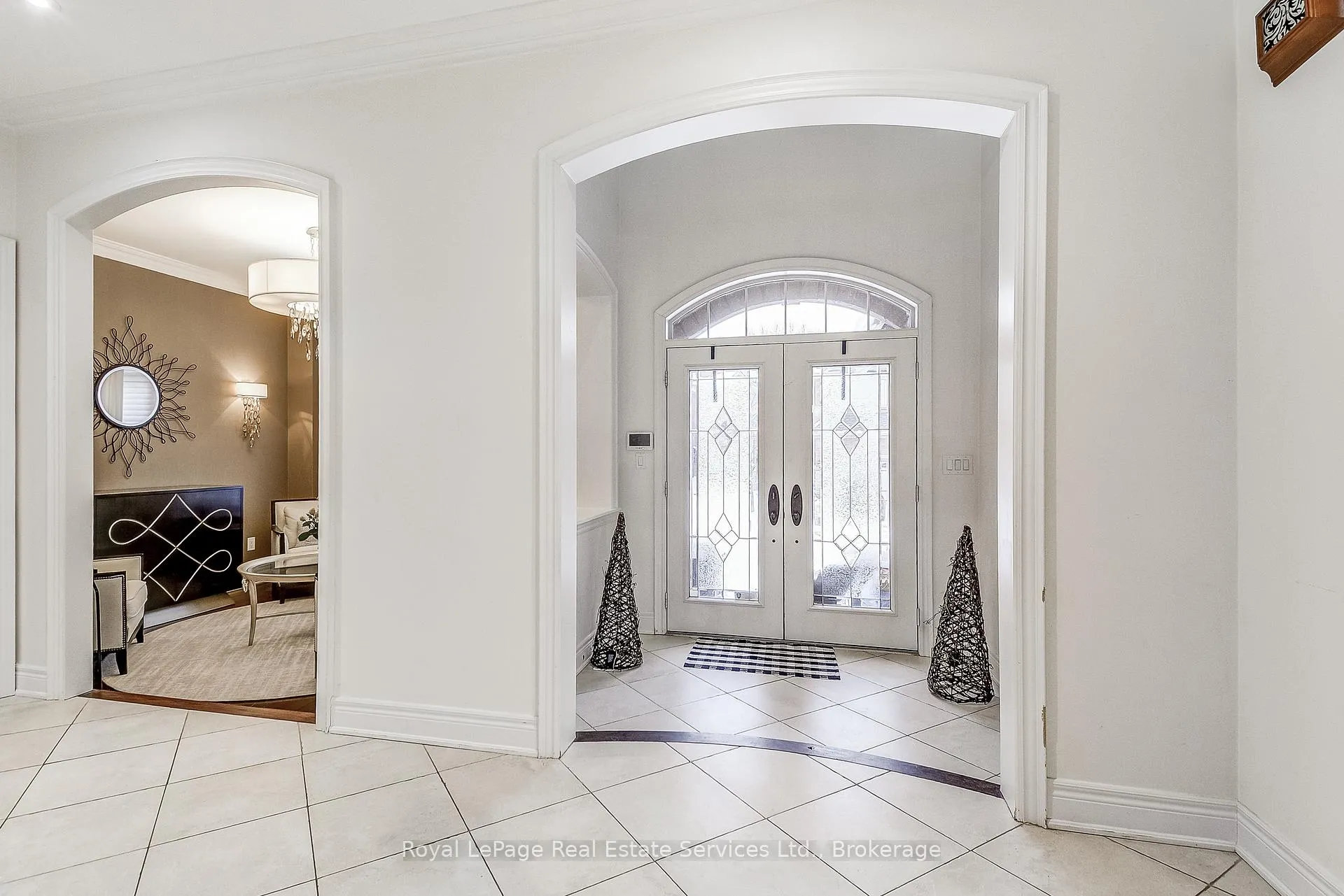 Photo 4 of 2331 Rideau Drive, Oakville, Joshua Creek — HOMEH