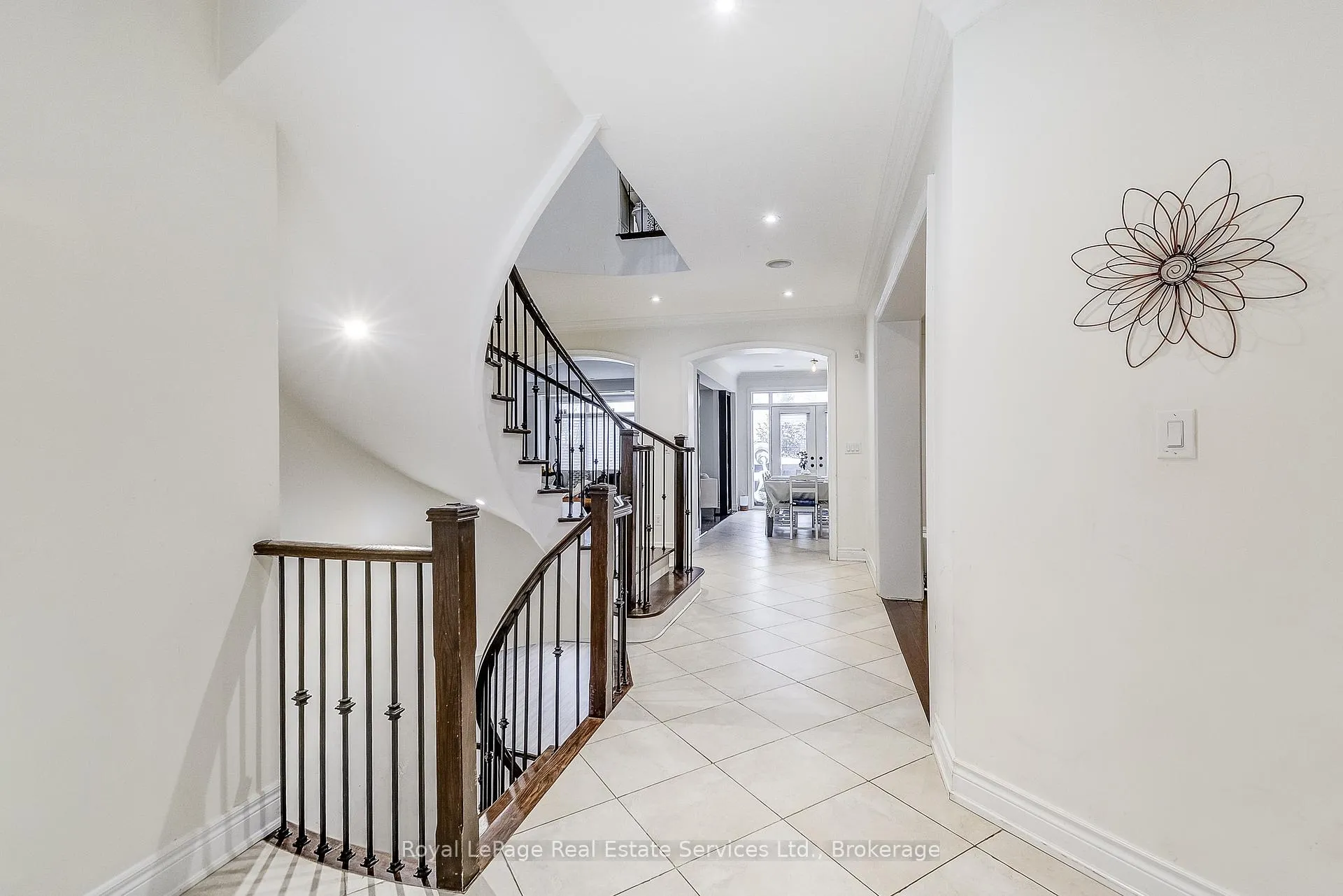 Photo 6 of 2331 Rideau Drive, Oakville, Joshua Creek — HOMEH