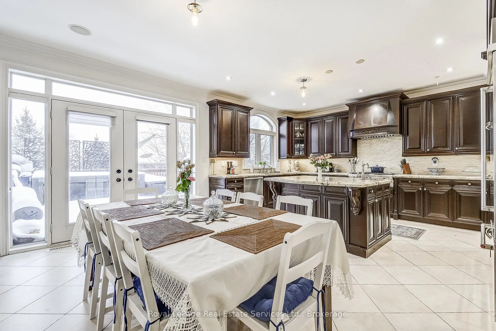 Photo 10 of 2331 Rideau Drive, Oakville, Joshua Creek — HOMEH