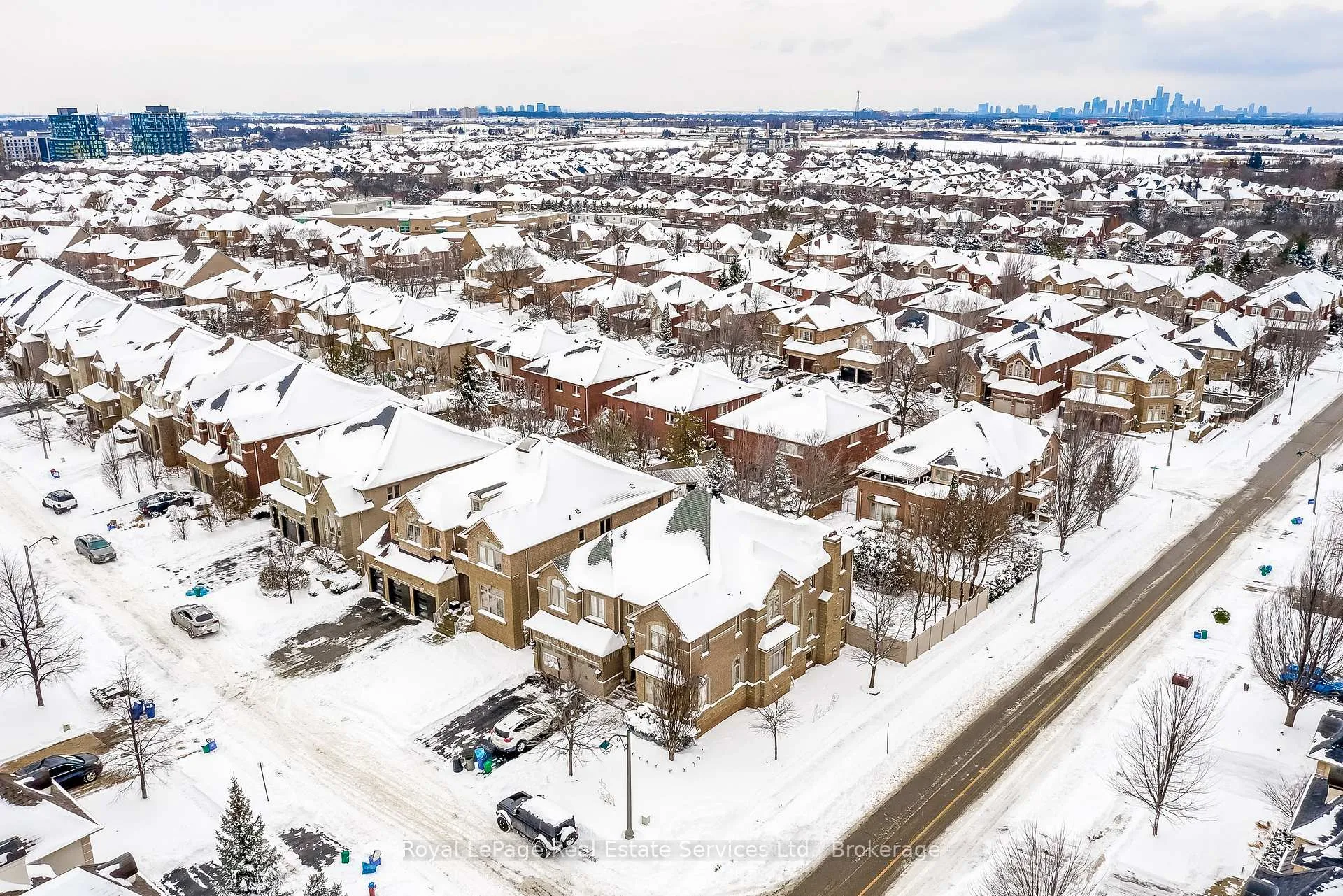 Photo 45 of 2331 Rideau Drive, Oakville, Joshua Creek — HOMEH