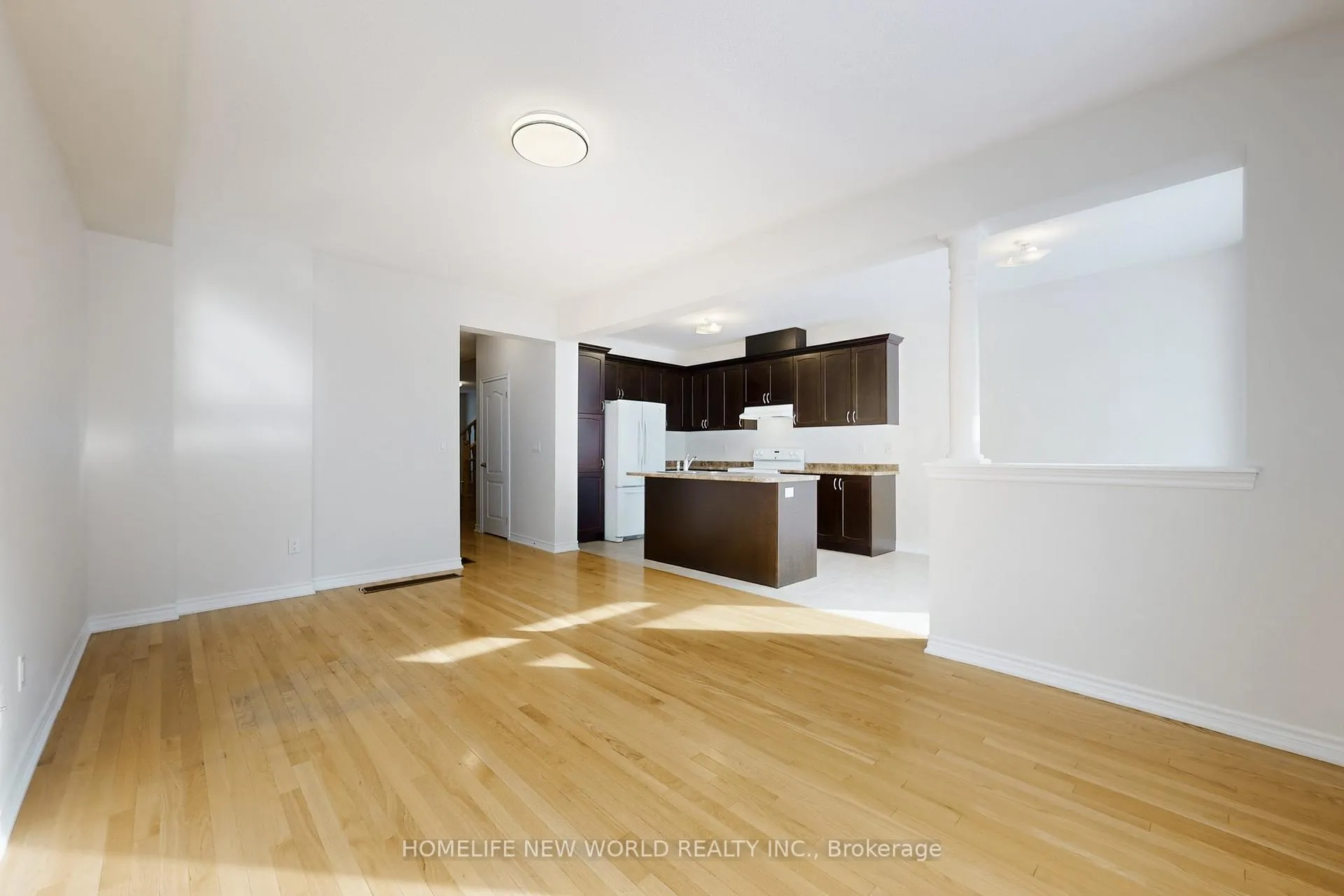 Photo 7 of 85 Living Crescent, Markham, Victoria Square — HOMEH