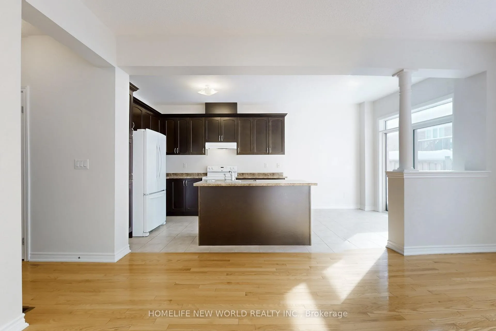 Photo 9 of 85 Living Crescent, Markham, Victoria Square — HOMEH