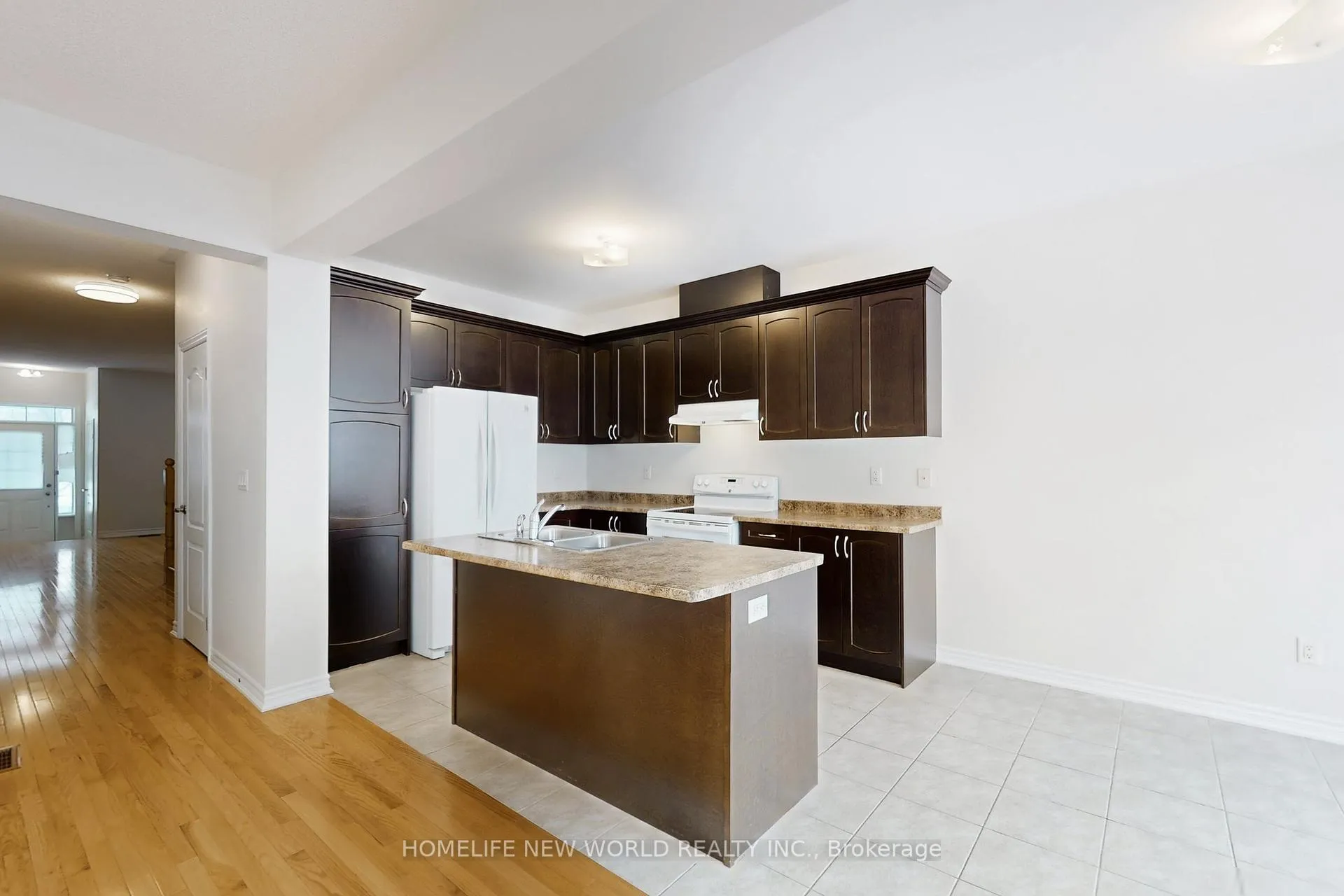 Photo 10 of 85 Living Crescent, Markham, Victoria Square — HOMEH