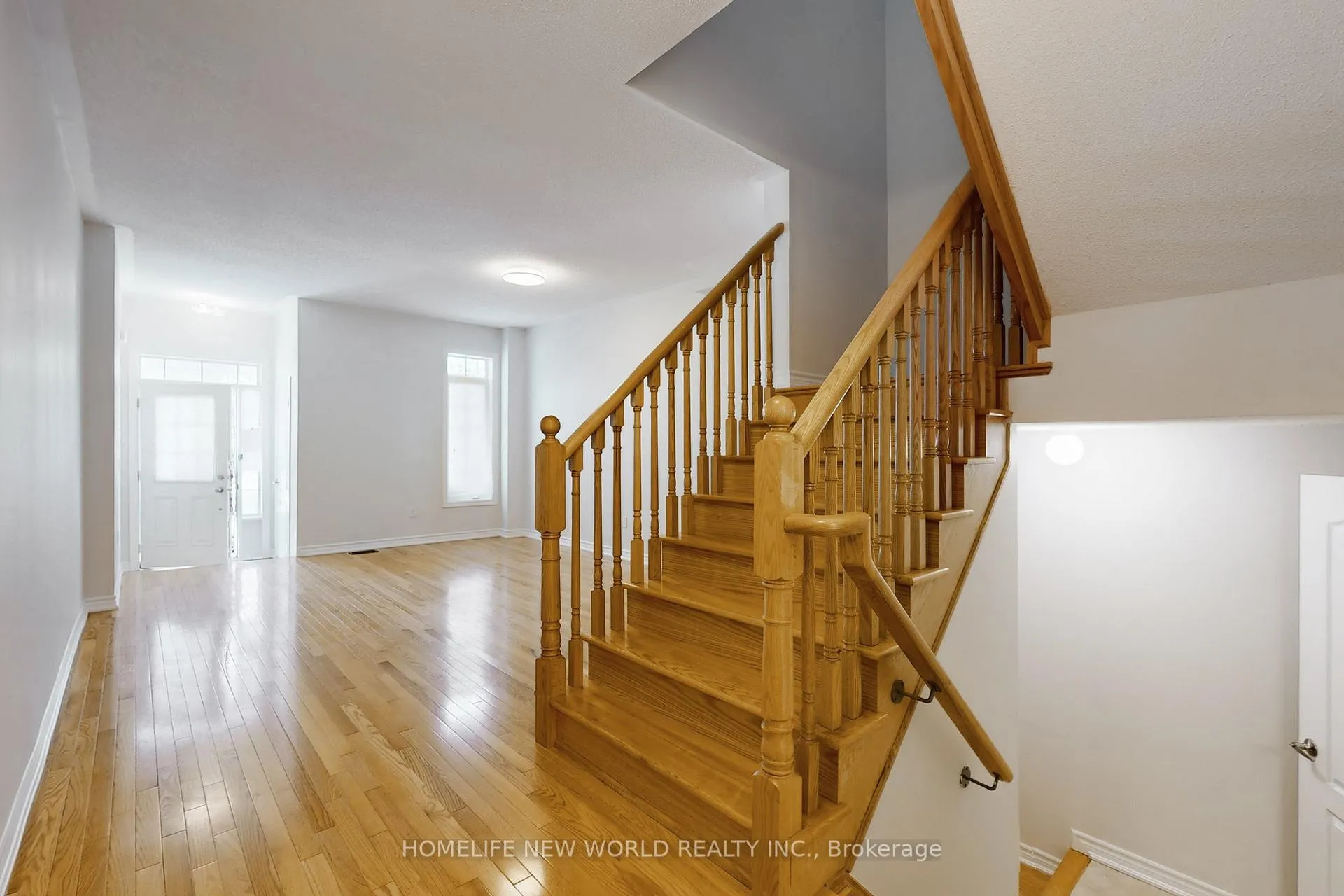 Photo 13 of 85 Living Crescent, Markham, Victoria Square — HOMEH