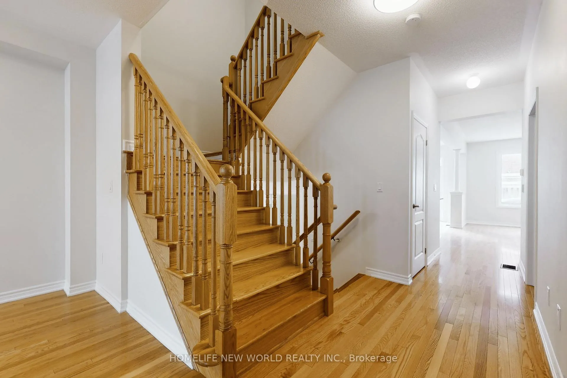 Photo 14 of 85 Living Crescent, Markham, Victoria Square — HOMEH