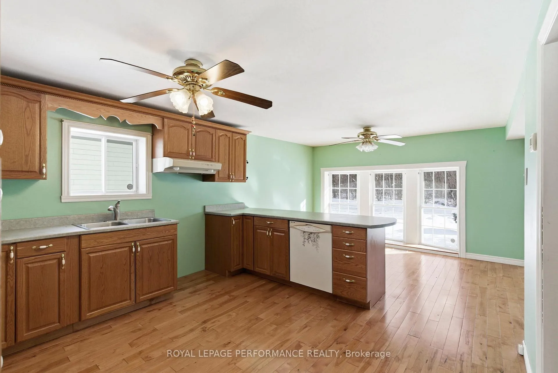 Photo 18 of 724 St Antoine Street, Cornwall — HOMEH