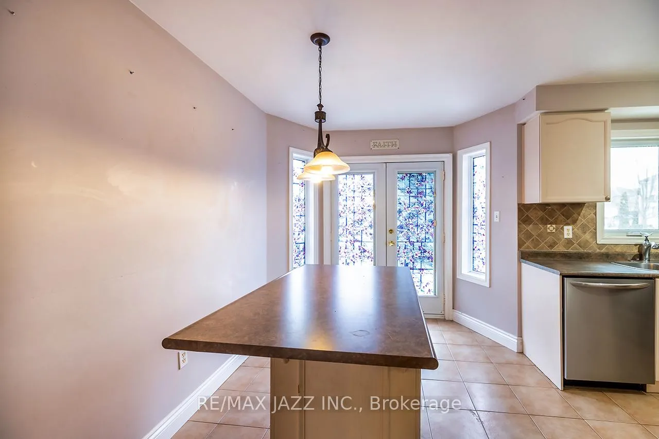 Photo 14 of 16 Goodwin Avenue, Clarington, Bowmanville — HOMEH