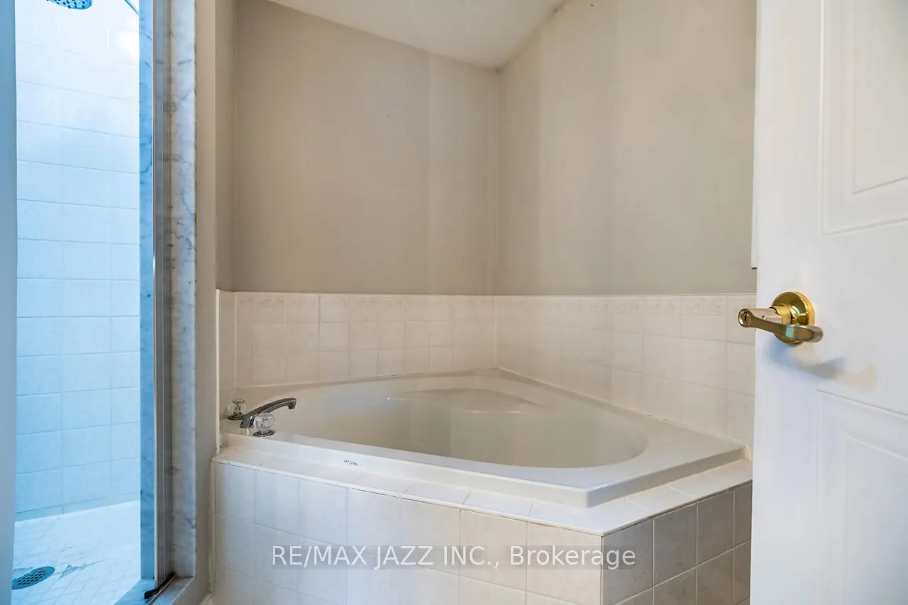 Photo 21 of 16 Goodwin Avenue, Clarington, Bowmanville — HOMEH