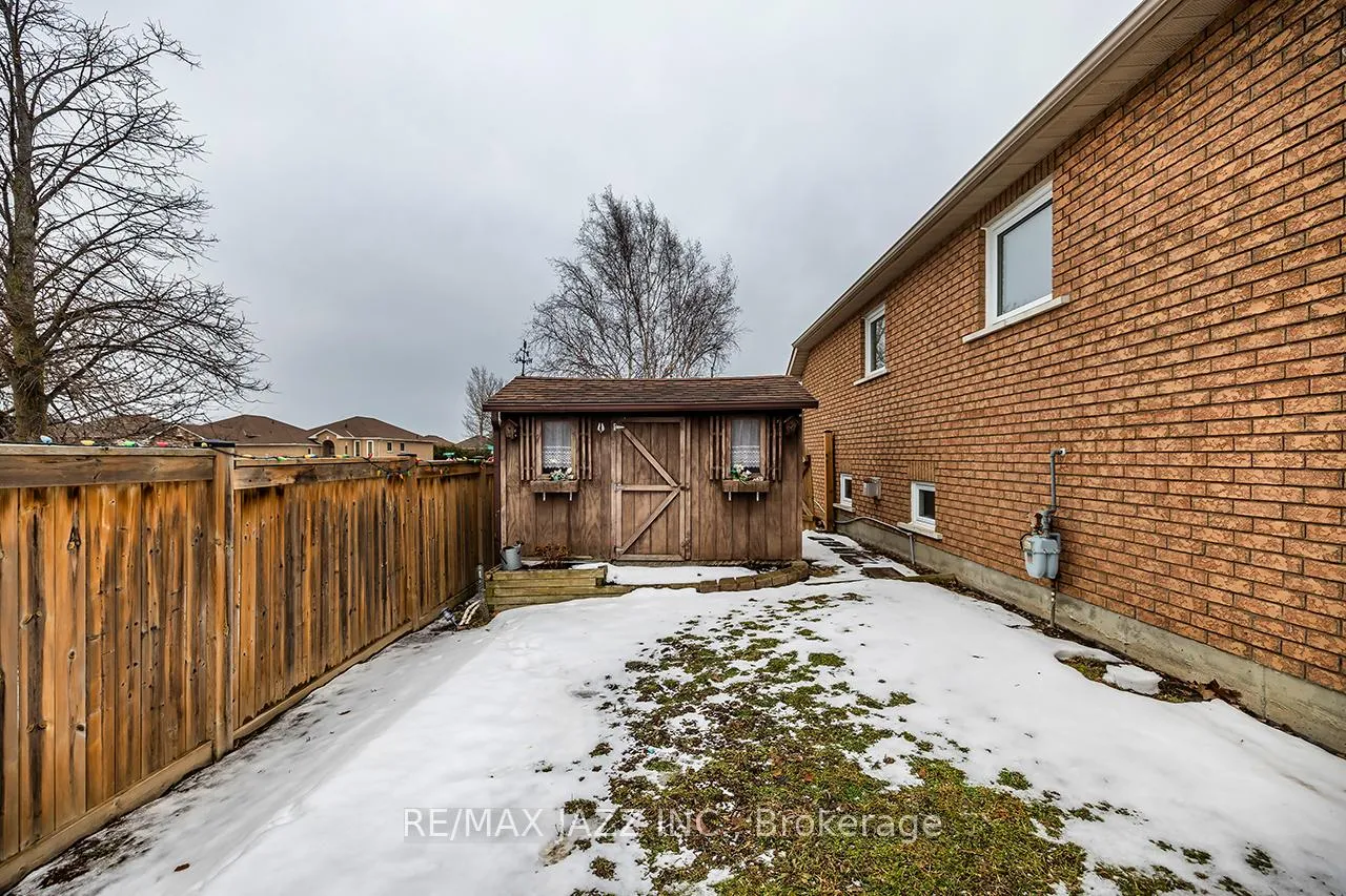 Photo 32 of 16 Goodwin Avenue, Clarington, Bowmanville — HOMEH
