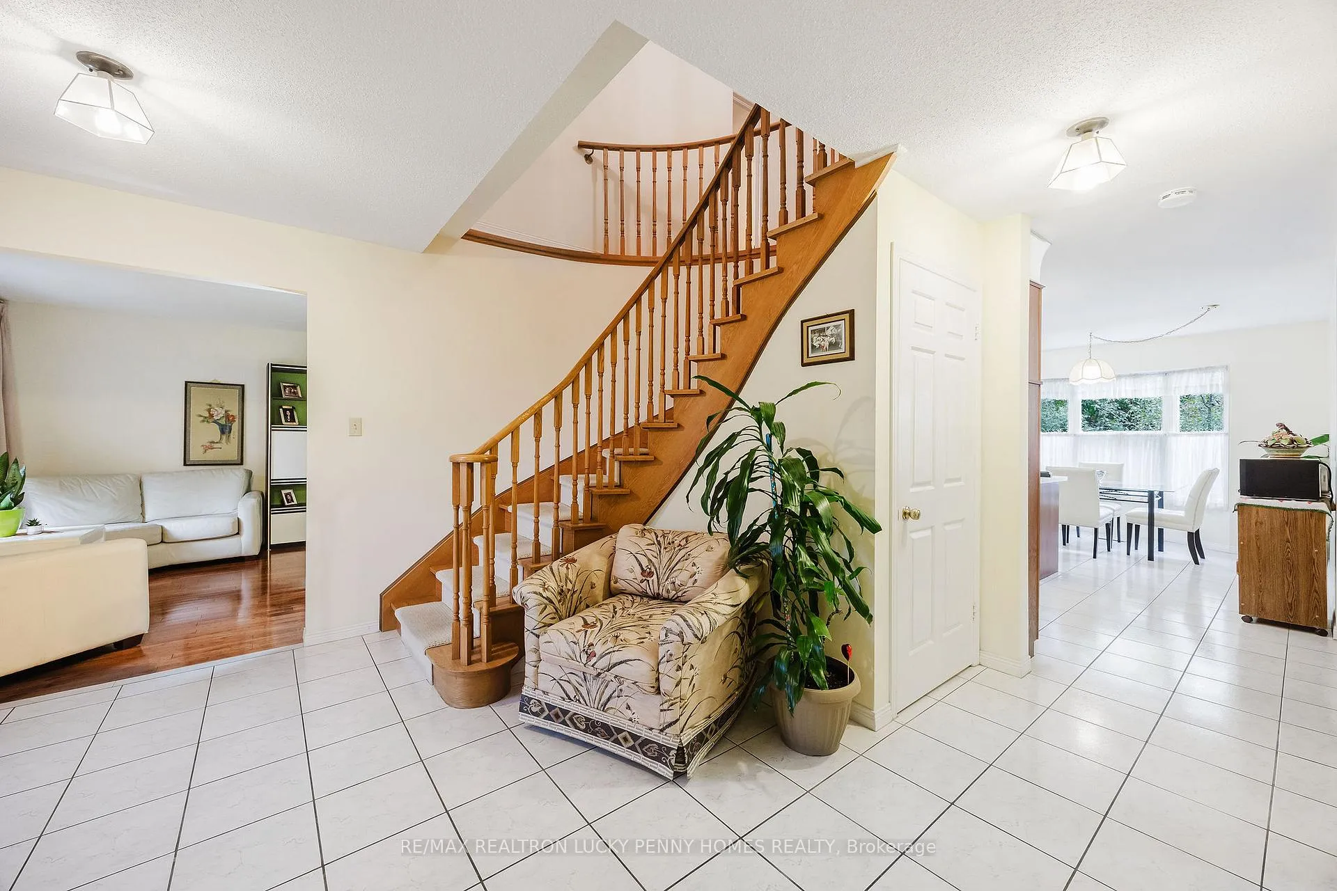 Photo 4 of 170 Raymerville Drive, Markham, Raymerville — HOMEH