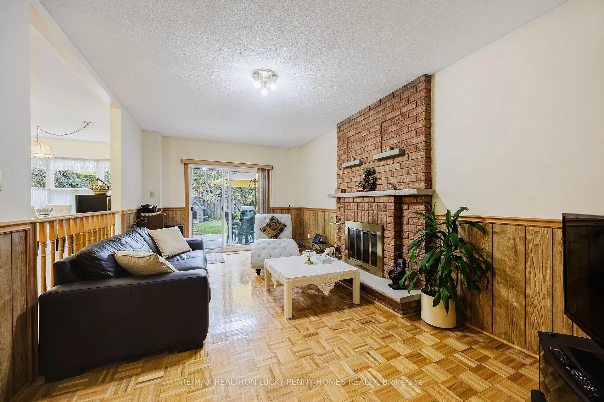 Photo 5 of 170 Raymerville Drive, Markham, Raymerville — HOMEH