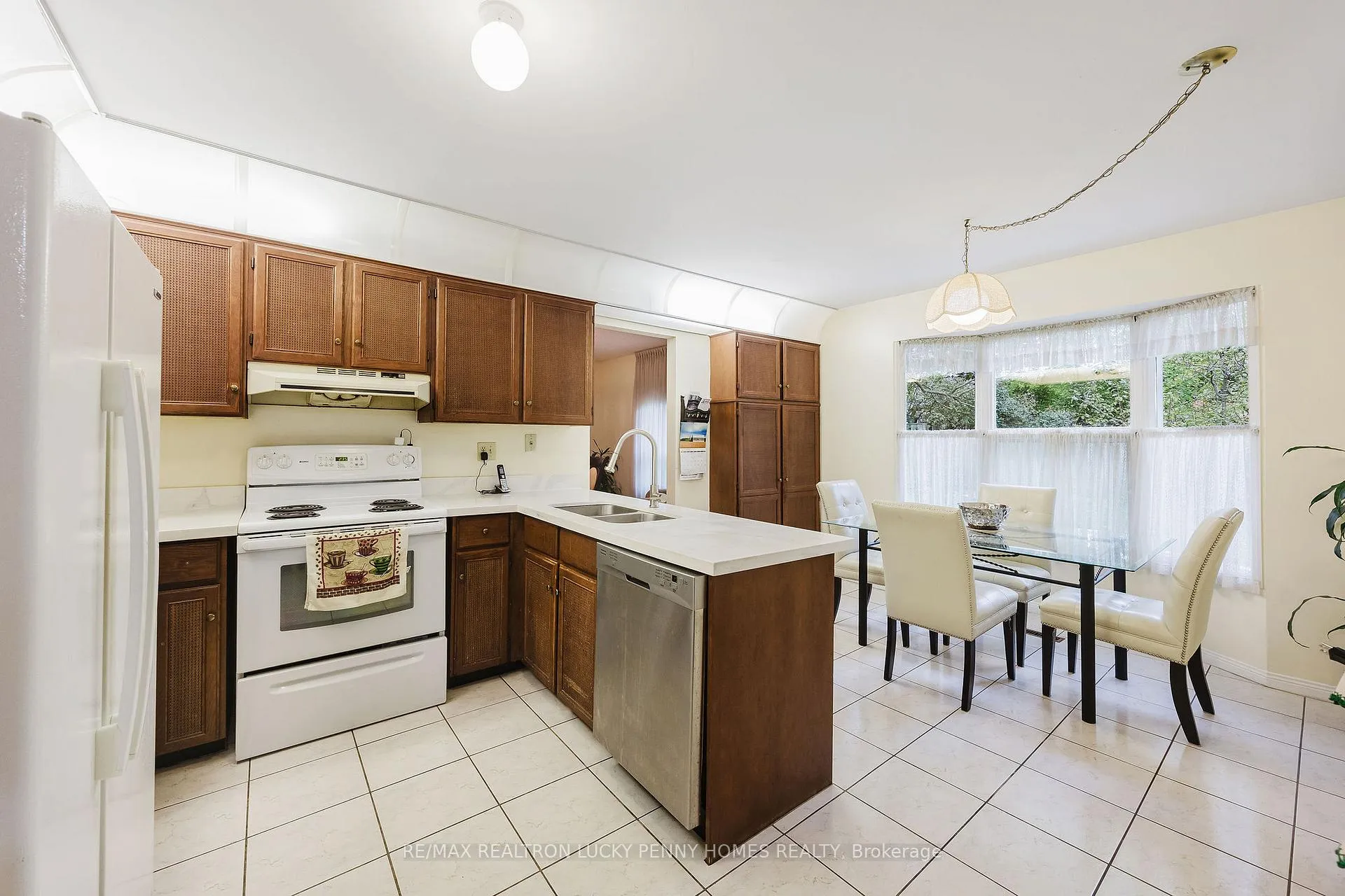 Photo 9 of 170 Raymerville Drive, Markham, Raymerville — HOMEH