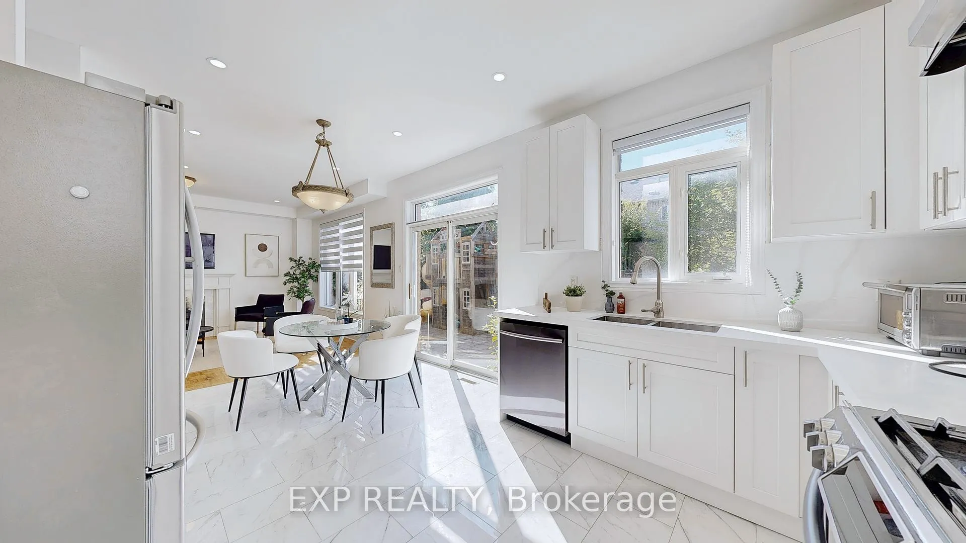 Photo 13 of 19 La Rocca Avenue, Vaughan, Vellore Village — HOMEH