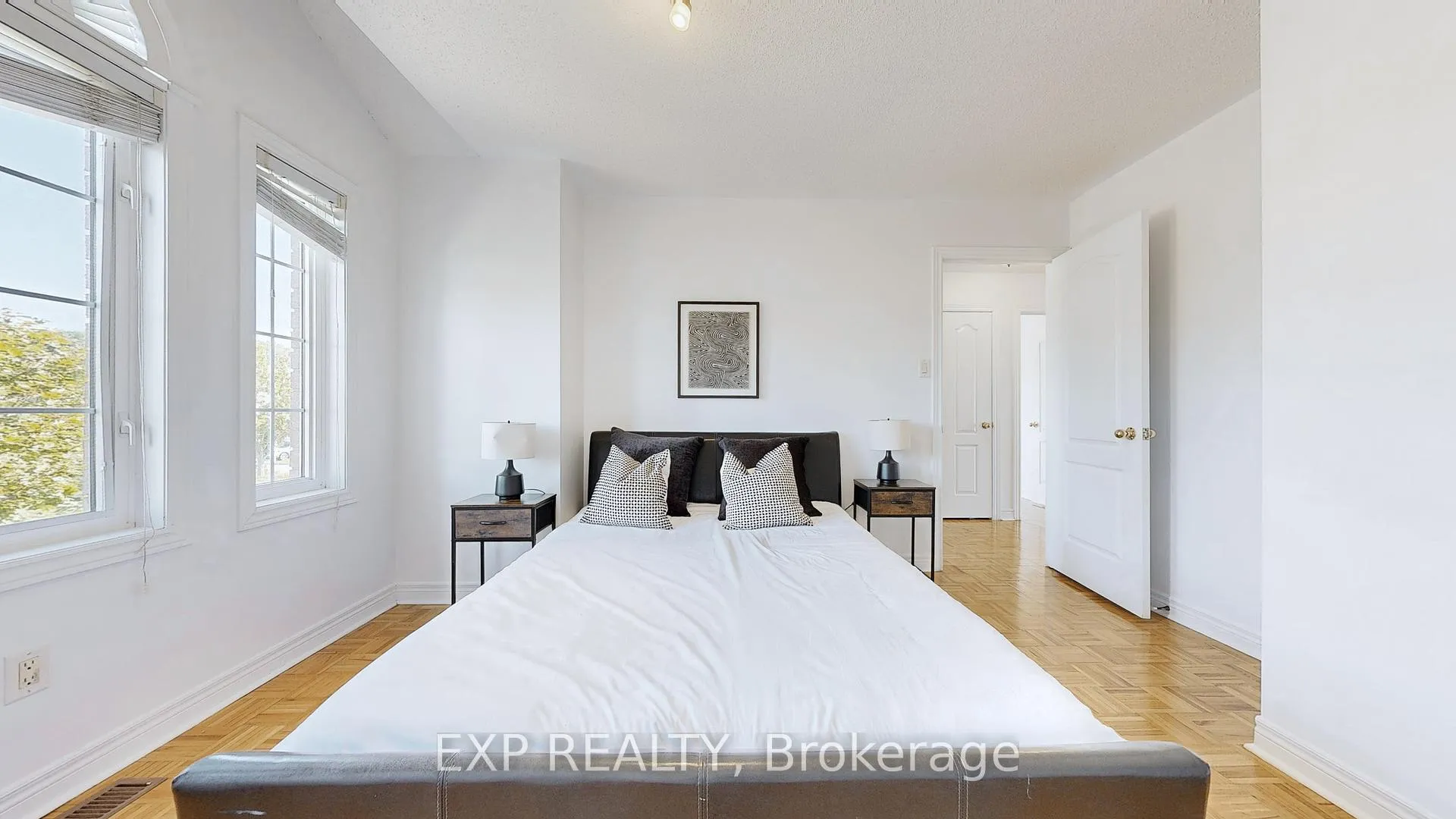 Photo 23 of 19 La Rocca Avenue, Vaughan, Vellore Village — HOMEH