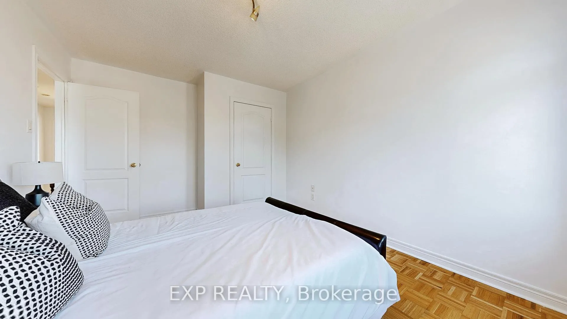 Photo 27 of 19 La Rocca Avenue, Vaughan, Vellore Village — HOMEH