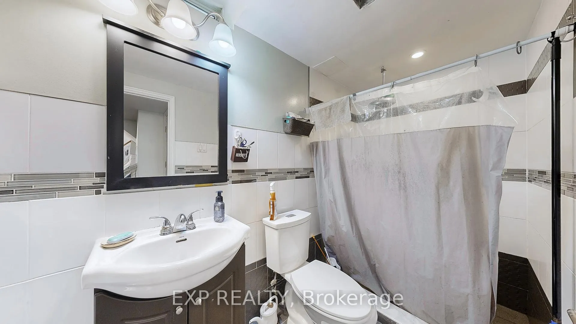 Photo 32 of 19 La Rocca Avenue, Vaughan, Vellore Village — HOMEH