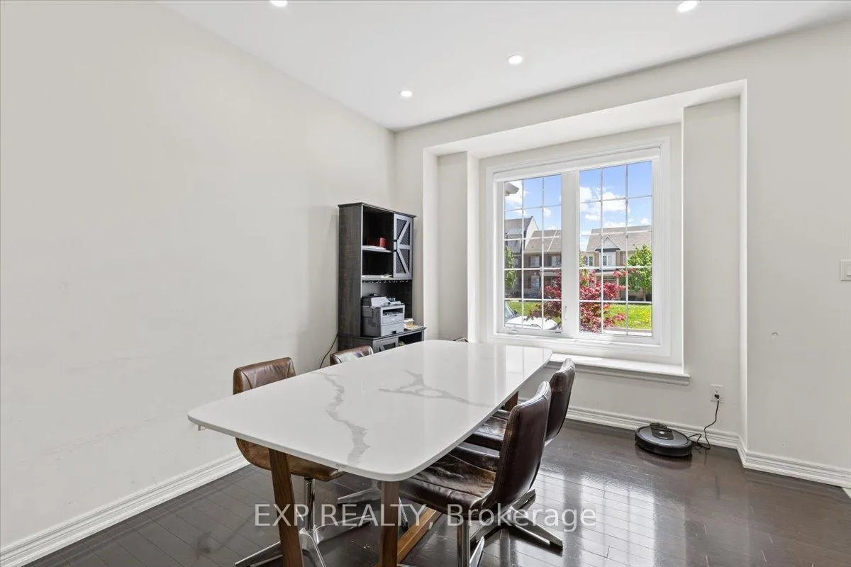 Photo 5 of 92 East's Corners Boulevard, Vaughan, Kleinburg — HOMEH