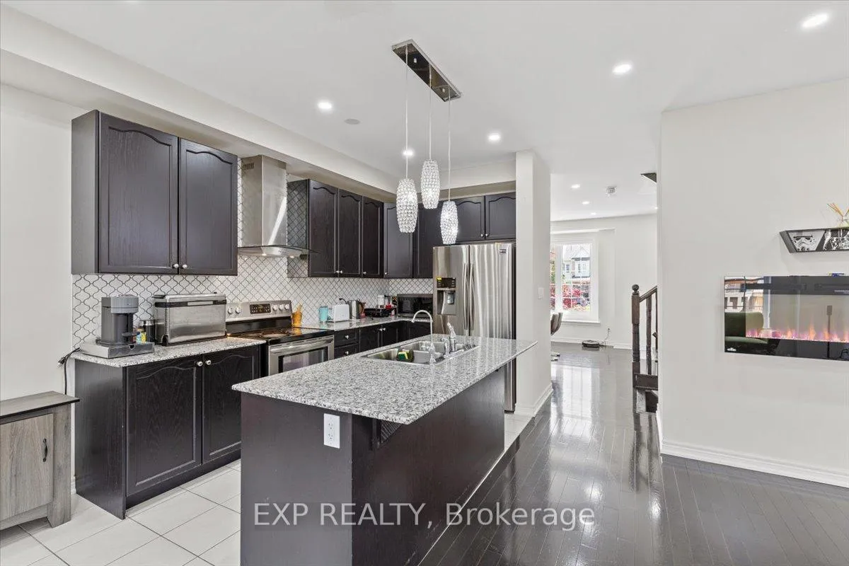 Photo 6 of 92 East's Corners Boulevard, Vaughan, Kleinburg — HOMEH